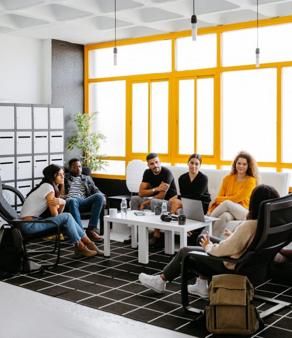 Stocksy_txp431cdcdfW90300_Small_3509385